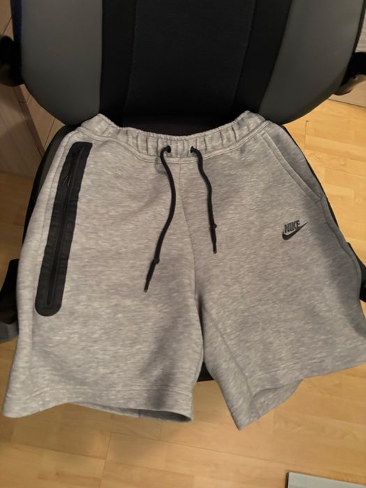 Nike tech fleece къси