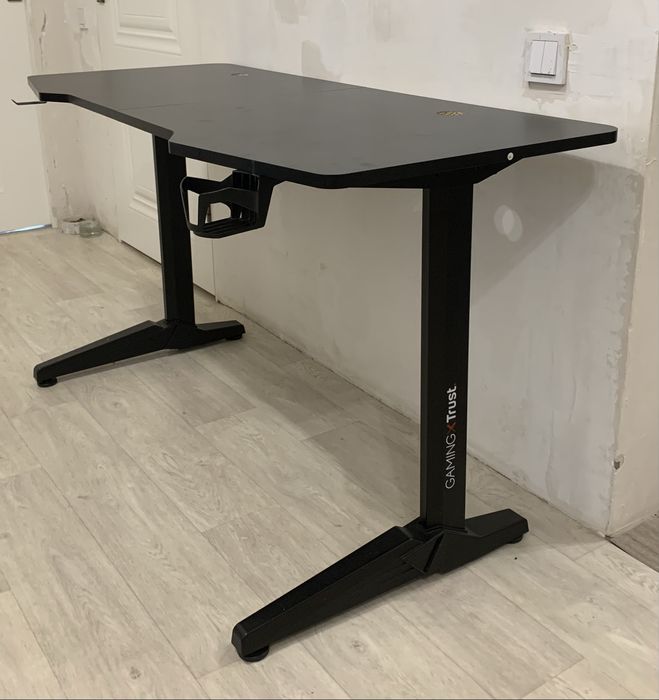 Компьютерный стол игровой