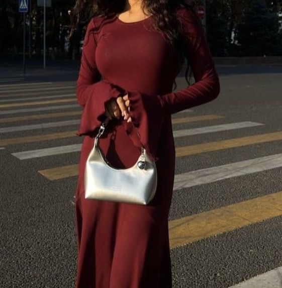 Продам платья не дорого