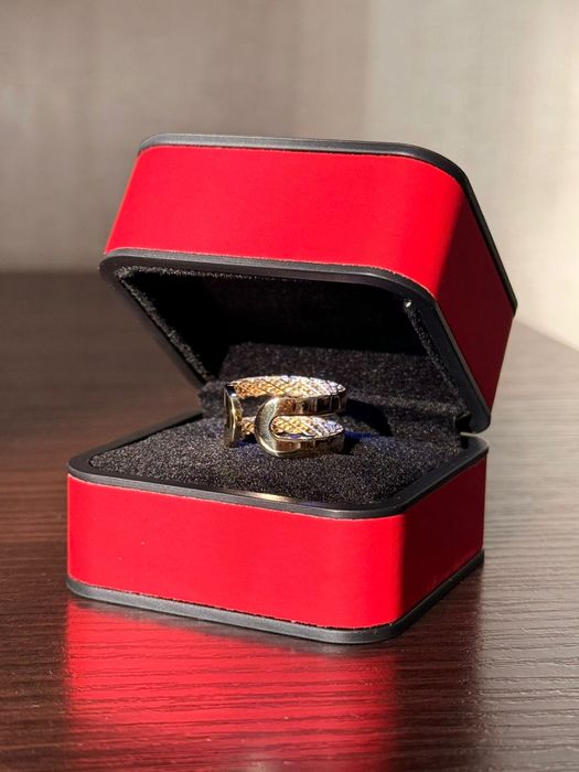 Продам золотое кольцо от Роберто Коин оригинал