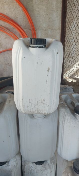 Канистры 10,20 лт. Пластиковые