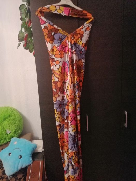 Vând rochii de seara