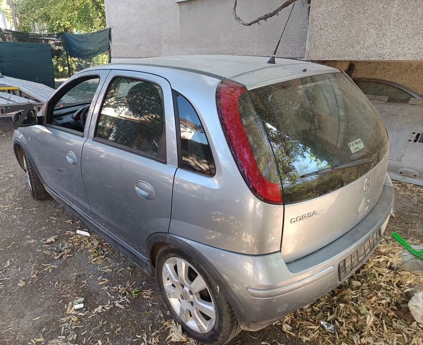 Опел Корса на части