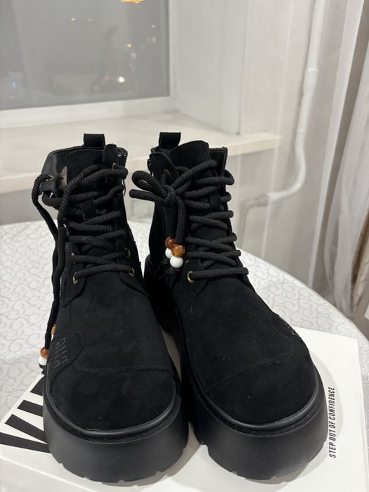 Продам зимние ботинки 40р