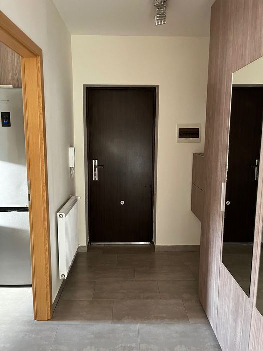 De inchiriat - Apartament modern cu 2 camere si loc de parcare