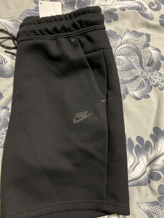 НОВИ Къси панталони Tech fleece L/XL