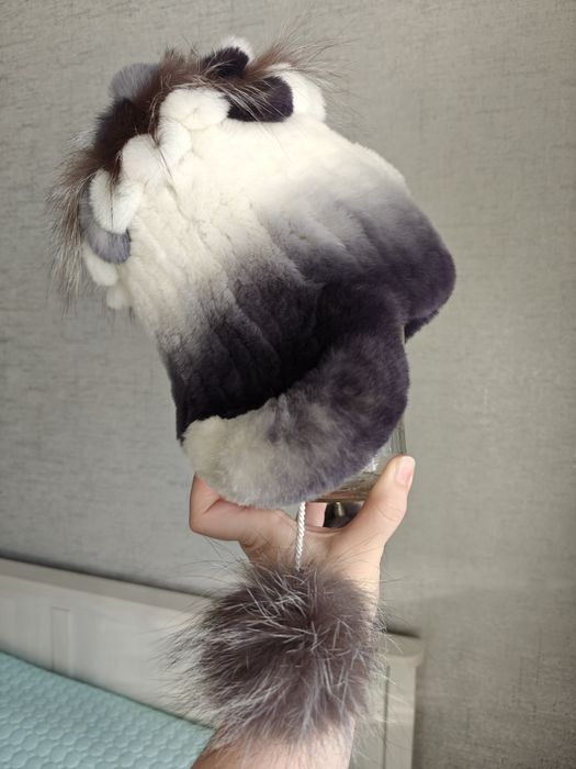 Тёплая меховая шапка