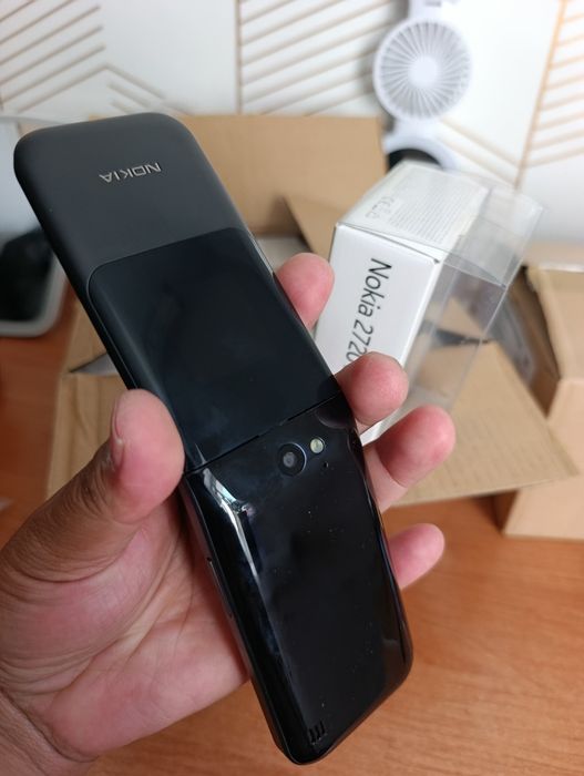 Nokia 2720 Flip раскладной телефон