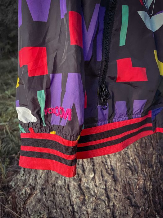Ветровка Volcom, размер L (на рост до 175)