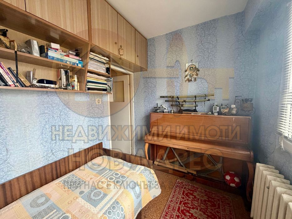 Тристаен Апартамент , Изцяло Южен , Среден Етаж гр. Търговище кв. Запад 3