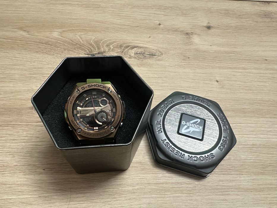 Casio G-Shock gst-210b