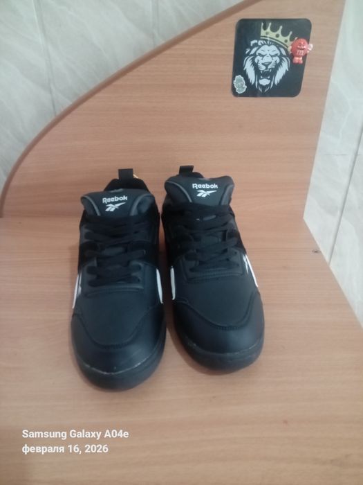 Продам красовки новые