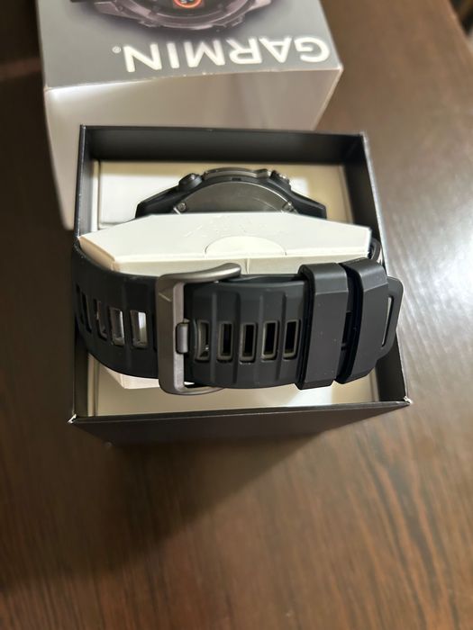 Часовник Garmin-нов