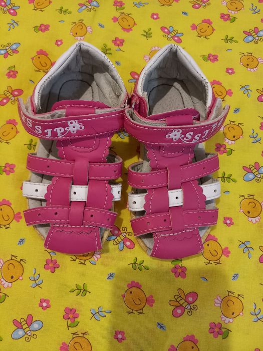 Продам детскую обувь