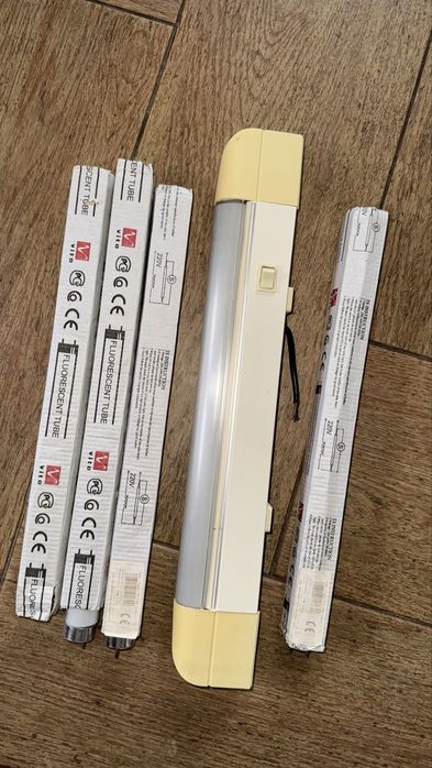 Луминисцентна  лампа  с 5 резервни пури