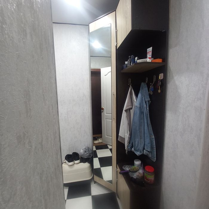 Продам угловой шкаф