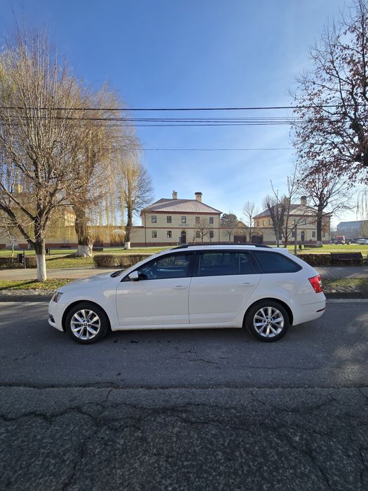 SKODA Octavia 2017 — imagine 3