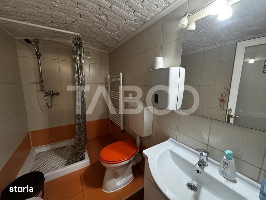 Spatiu comercial de inchiriat 4 camere 85 mpu Central Sibiu