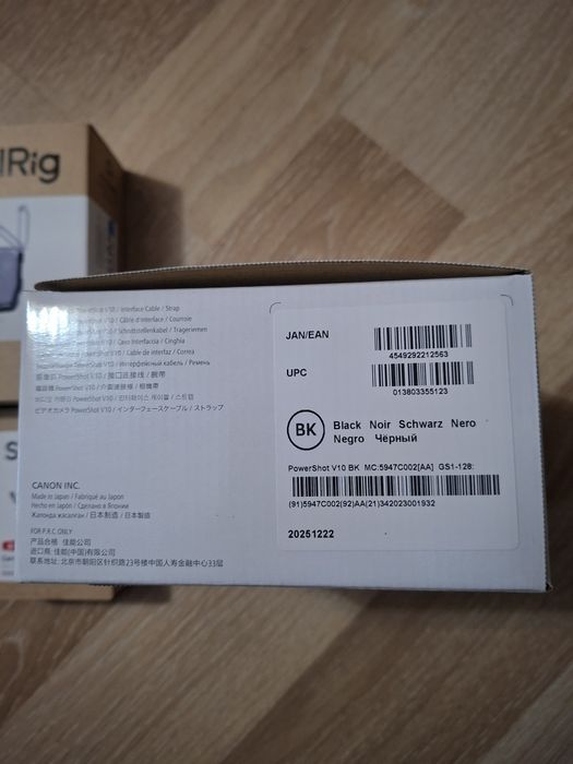 видеокамера Canon PowerShot V10 Advanced Vlogging Kit (черен)