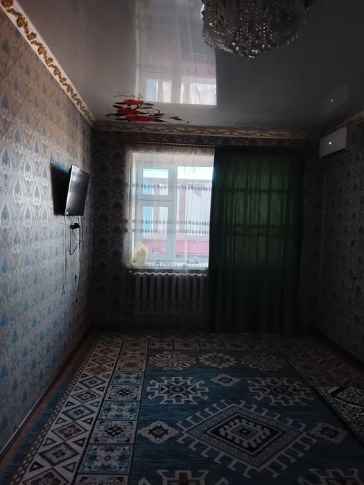 Көп қабатты үйден үй сатылады 1 этаж