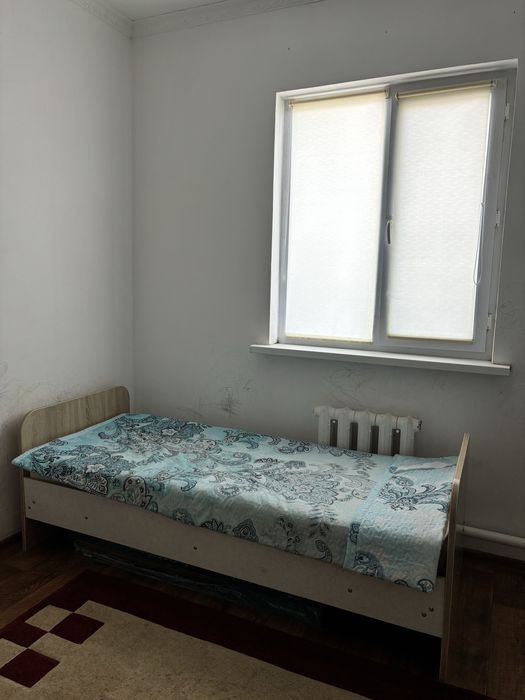 кровать с матрасом