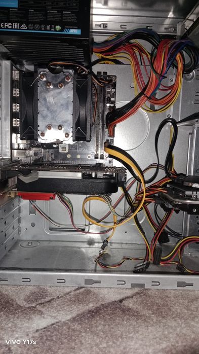 Компьютер с мониторами