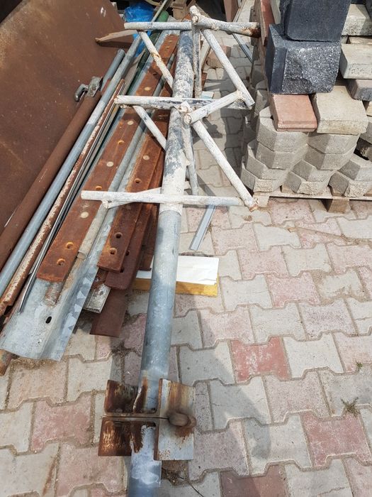 Eoliana Curent cu suport si stâlp