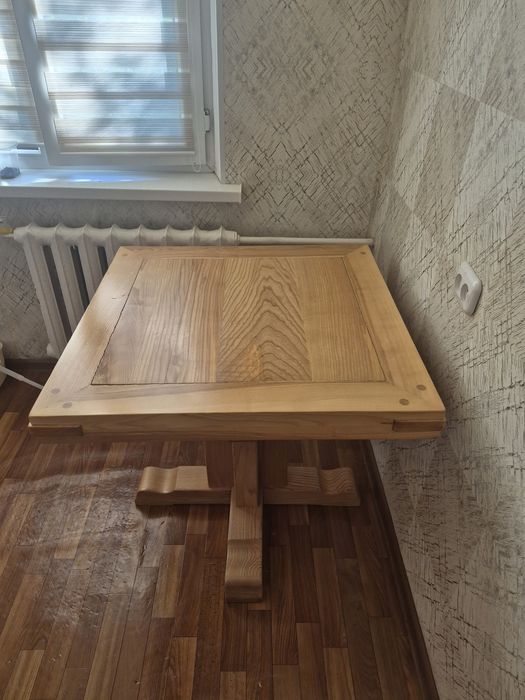 Стол из натурального дерева Ясень