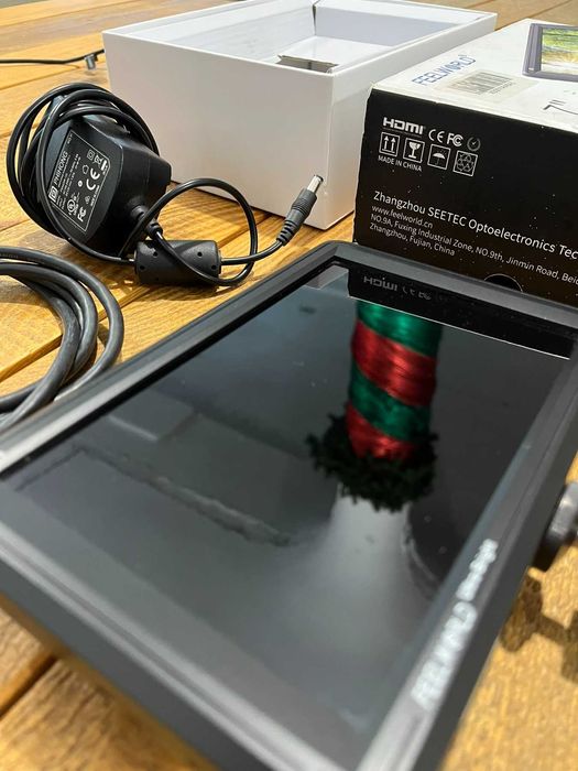 FEELWORLD FW279 – 7″ ултра ярък монитор, 2200 nits, 4K HDMI +2 батерии