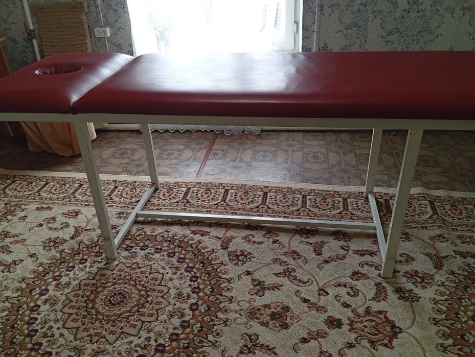 Продам кушетка в хорошем состояние