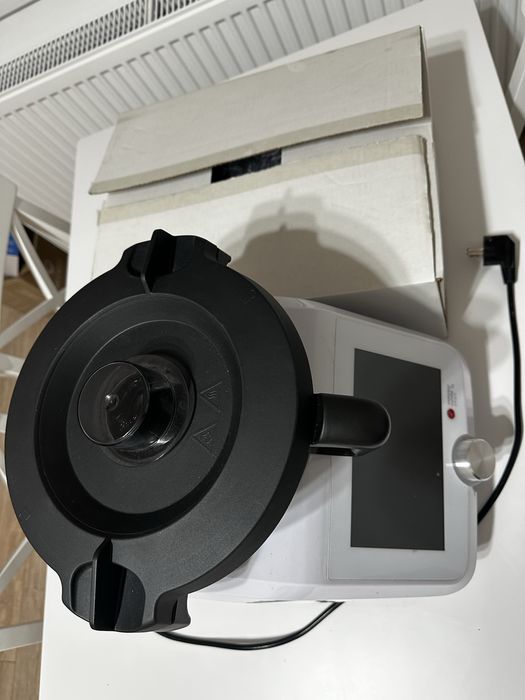 Robot bucatarie Monsieur Cuisine Smart