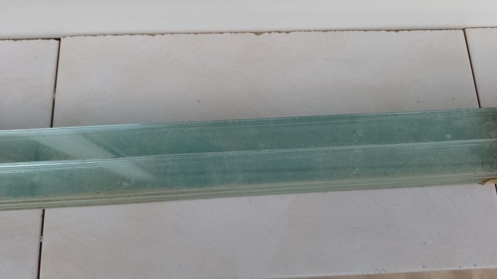 Geam îngust pentru mozaic