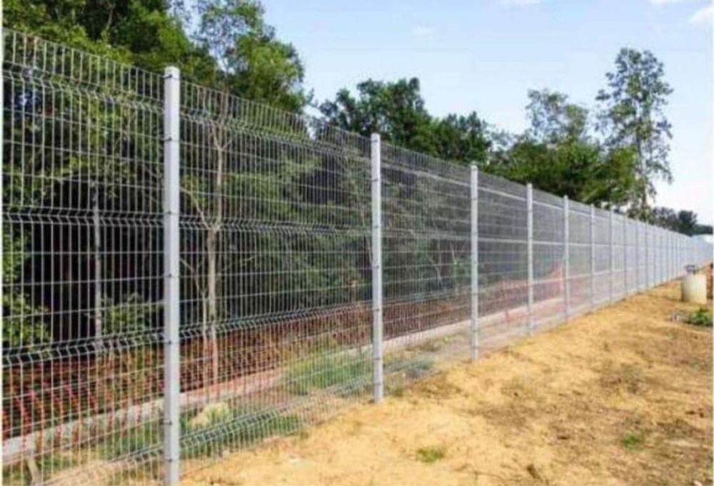 Vand garduri din plasa bordurata