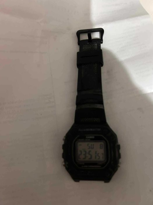 Часовник Casio Illuminator