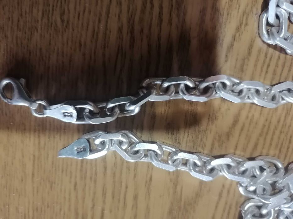 Невероятен  сребърен  ланец