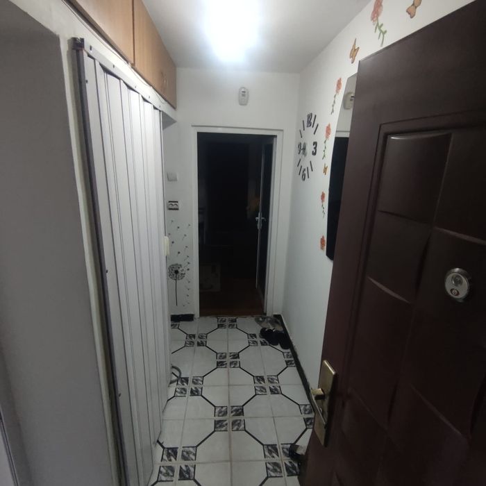 Vând apartament cu 3 camere