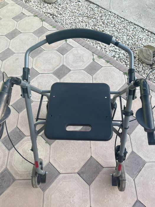 Ходунки на колесах (роллатор)