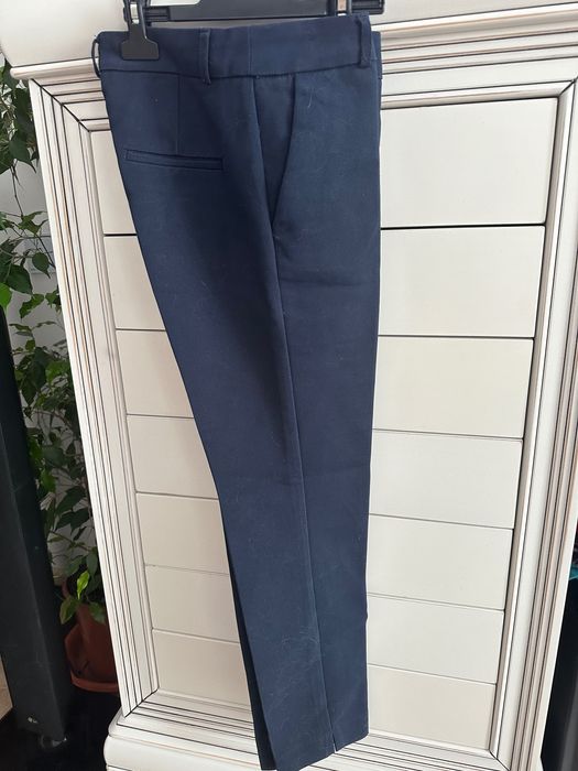 Pantaloni conici Stradivarius