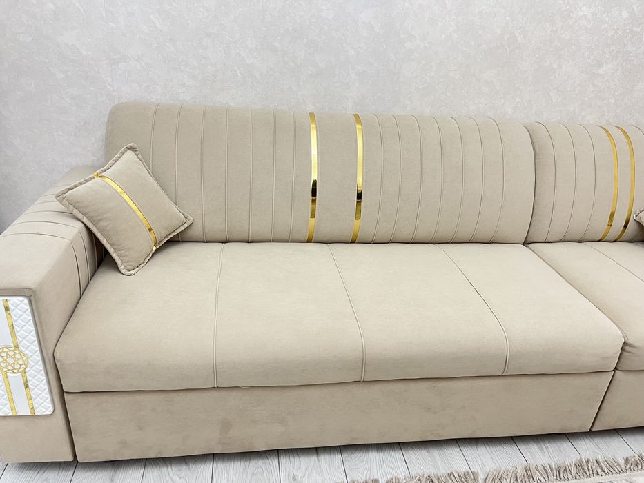 Диван просторный