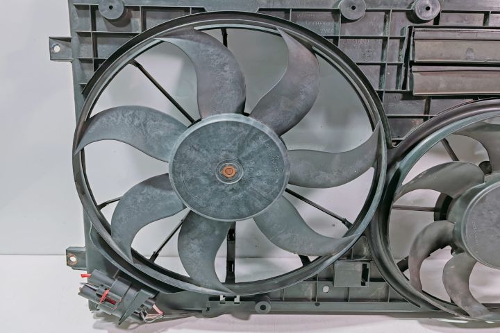 Electroventilator Racire 1K0121207BC Volkswagen VW Golf a 5-a generat