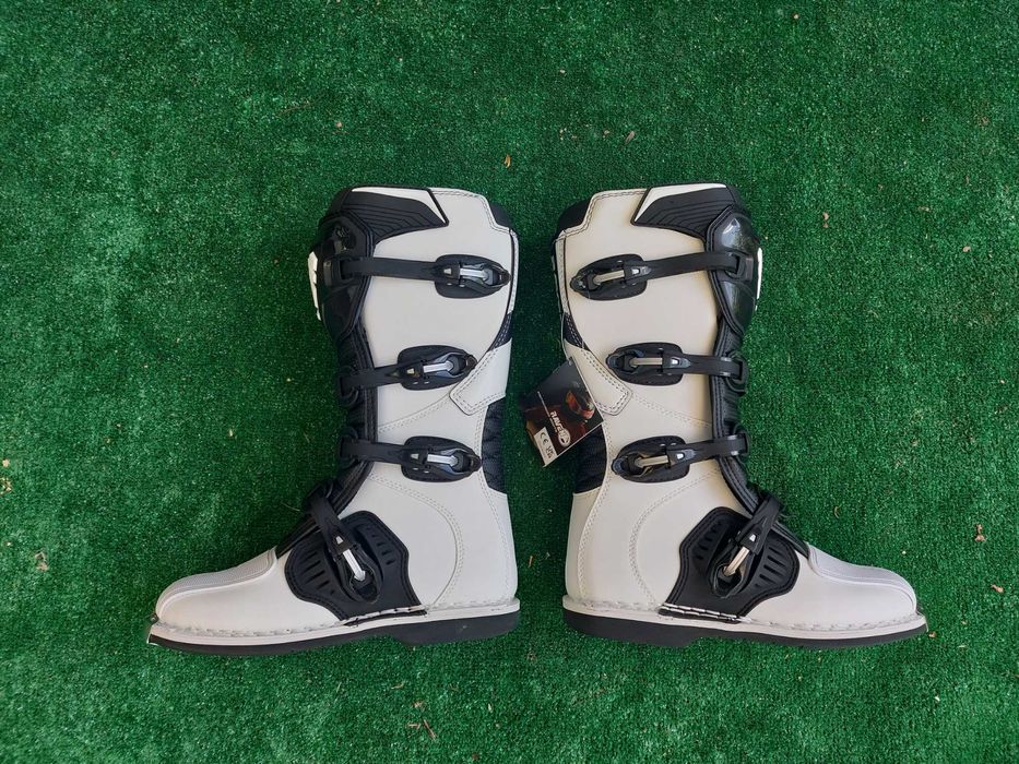 Пролетна ПРОМОЦИЯ - Ботуши RAVEN - 42, 43, 44 и 45 номер - НОВИ