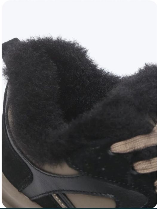 Зимние новые кроссовки