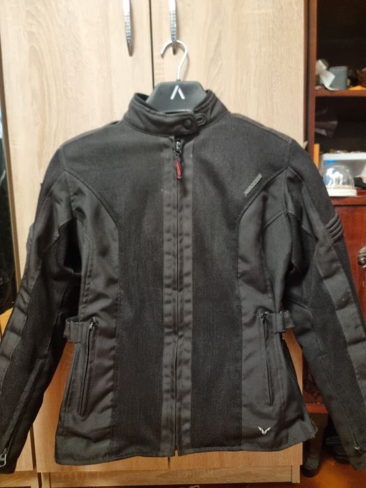 Vând geaca moto damă