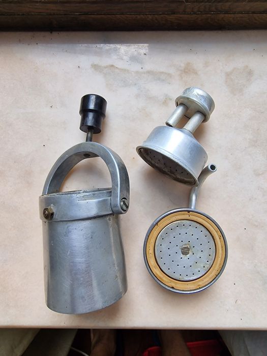 Ibric tradițional, din aluminiu, pentru cafea