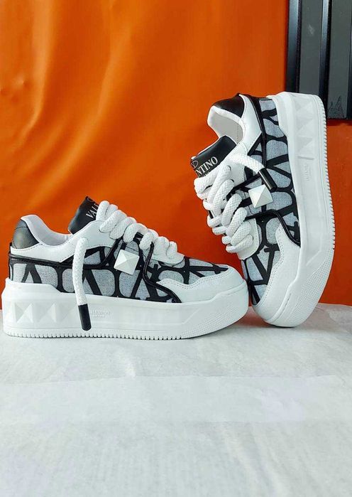 Дамски кецове обувки Valentino маратонки