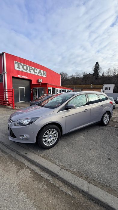 Ford Focus Benzina /2012/ Navi / Dublu Clima / Geamuri / Carlig