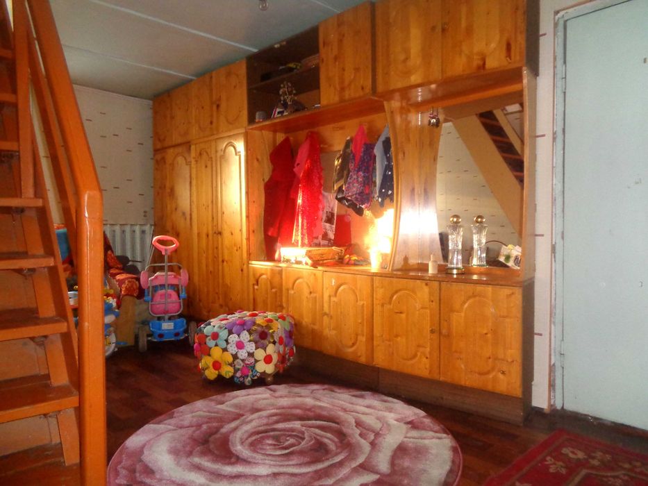 продам двухэтажный дом