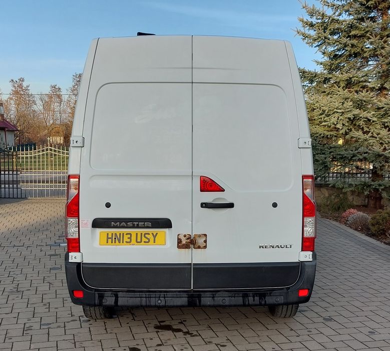 Renault Master din 2014 motor 2.3 diesel Volan pe dreapta Anglia