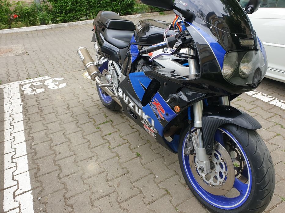 Vând SUZUKI GsxR 750
