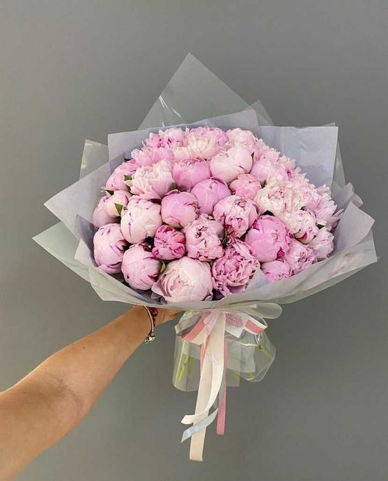 Лилии хризантемы пионы розы